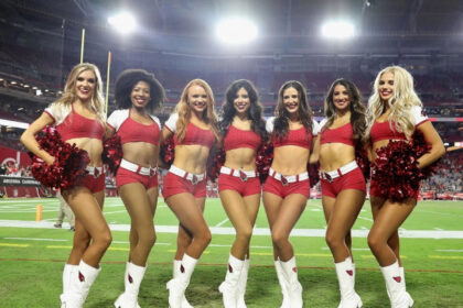 nfl cheerleaders salary