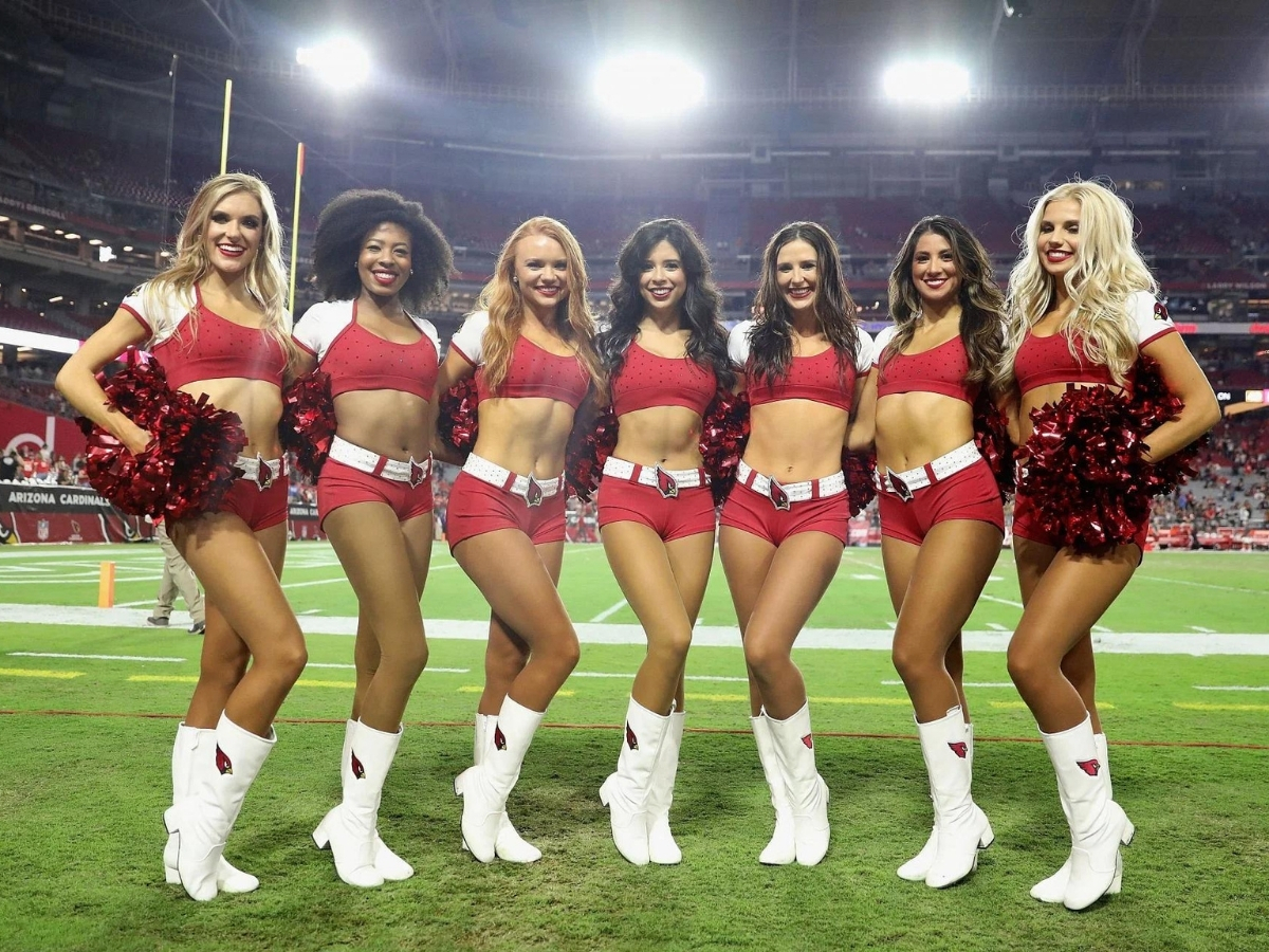 nfl cheerleaders salary